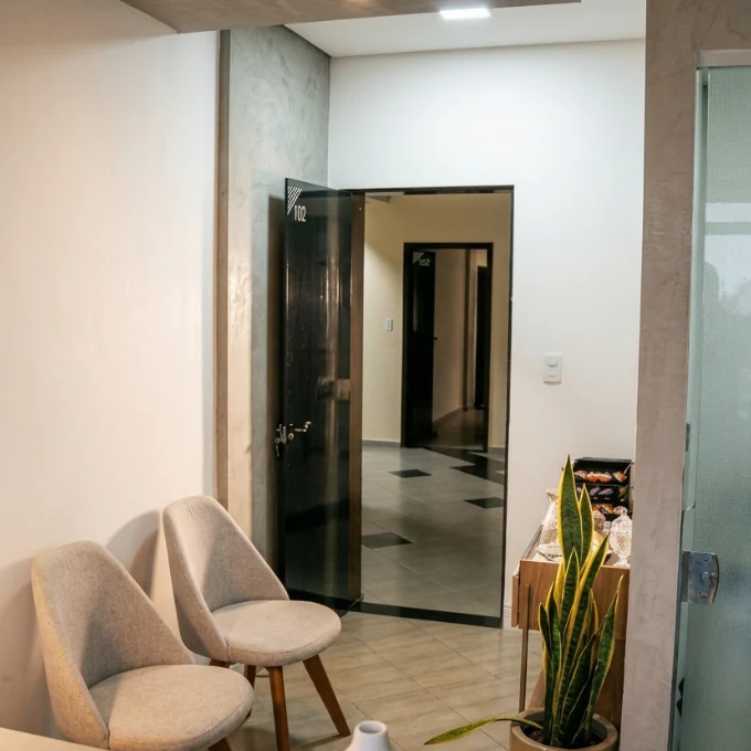 Sala de espera acolhedora da Clínica Integrart