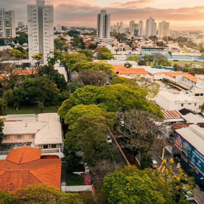 Vista de Taubaté ao pôr do sol a partir da Clínica Integrart